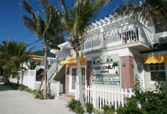 Beachside Dining at Paradise Grille