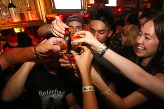 90s & 00s Hip-Hop & R&B Throwbacks