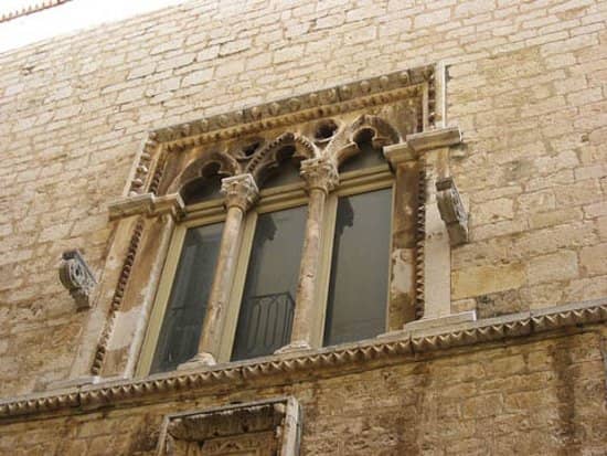 Gothic-Apulian Romanesque Blend
