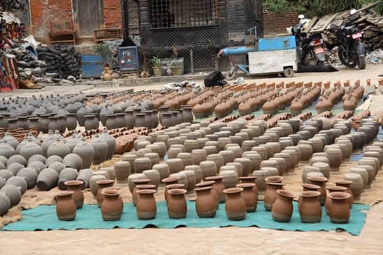 Sun-Drying Pots