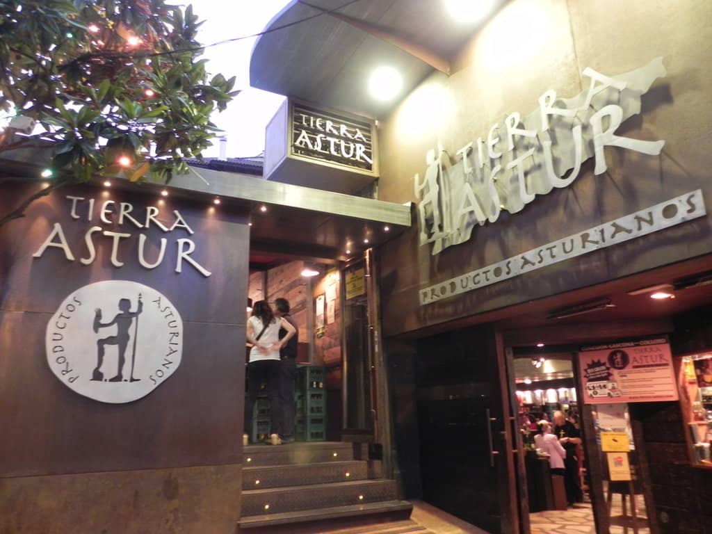 Vibrant & Rustic Ambiance