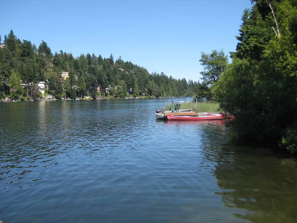 Scenic Lakeside Stroll