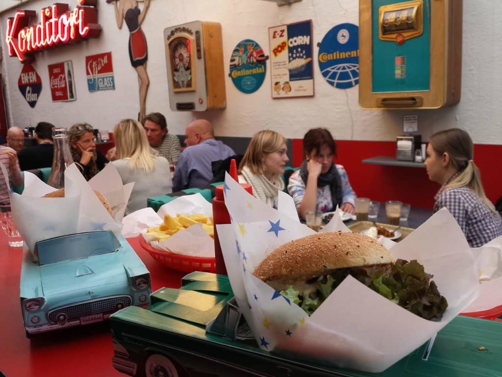 60s Diner Atmosphere