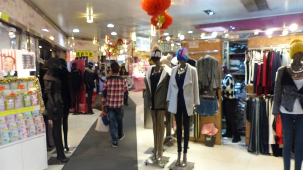 Nail & Eyebrow Salons