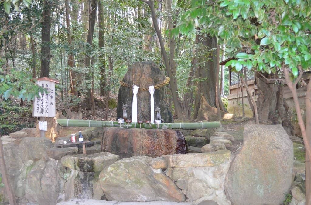 Hakuryu Shrine