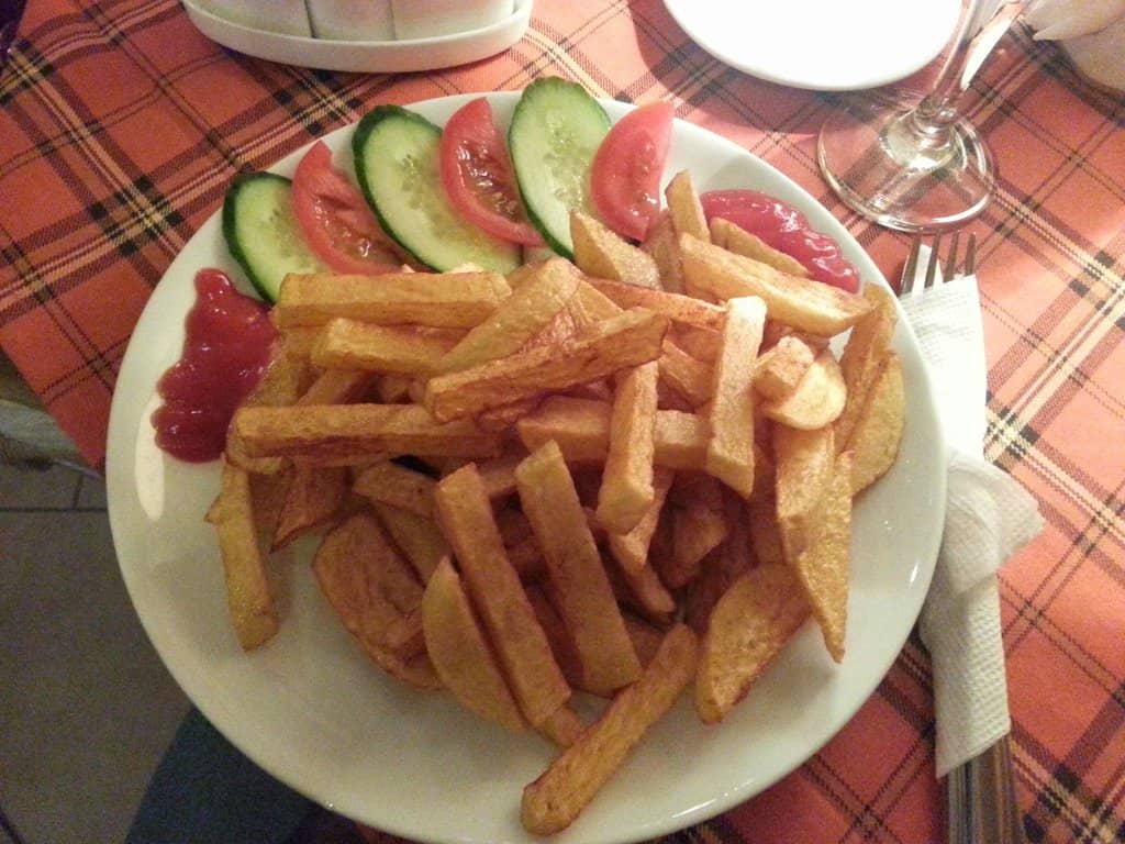 Artful Souvenirs and Dining