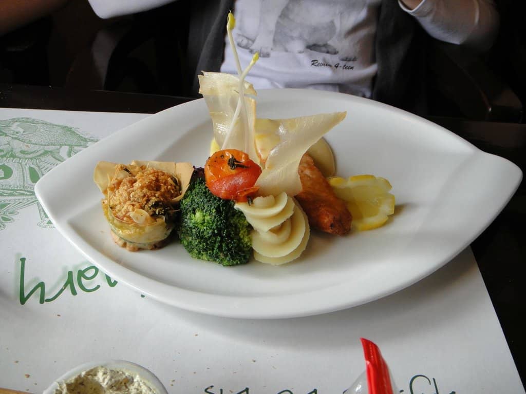 Cozy Ambiance & Outdoor Seating