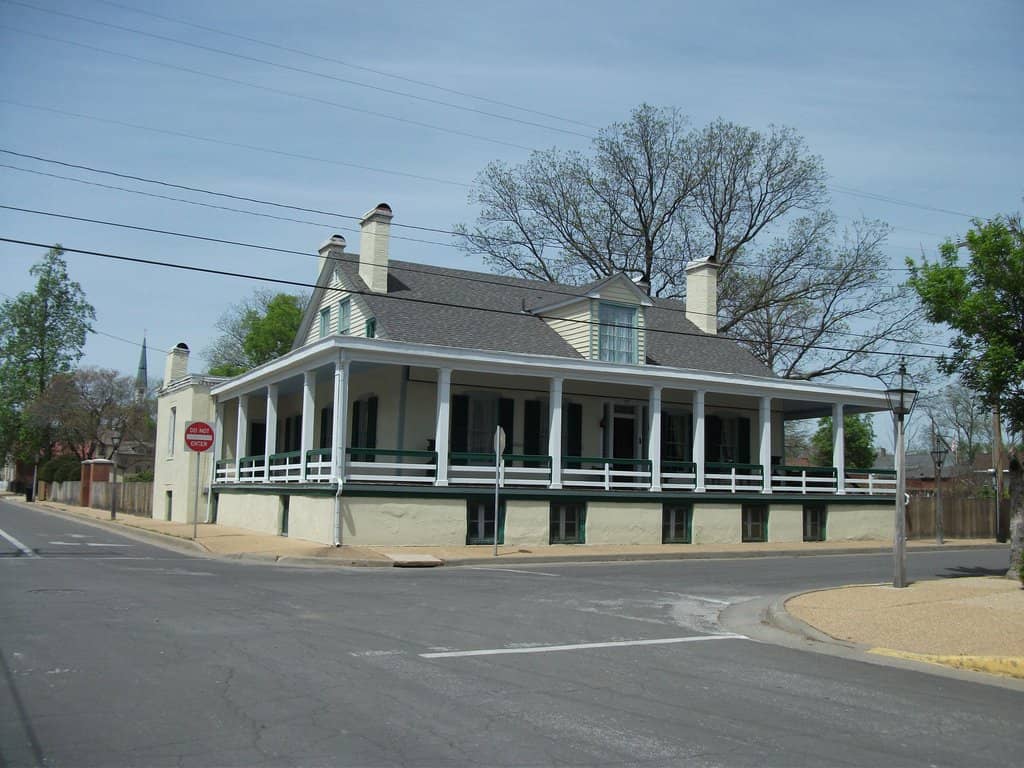 Expert-Led Historical Tour