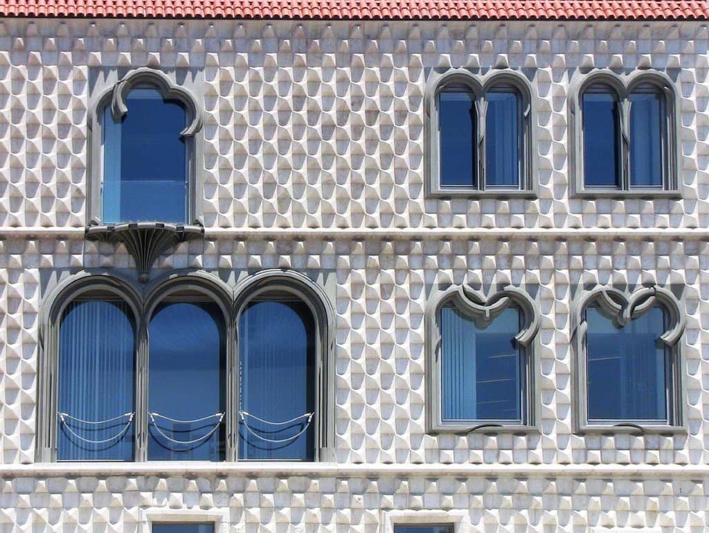 Casa dos Bicos Facade