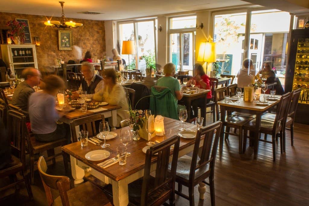 Charming Courtyard Ambiance