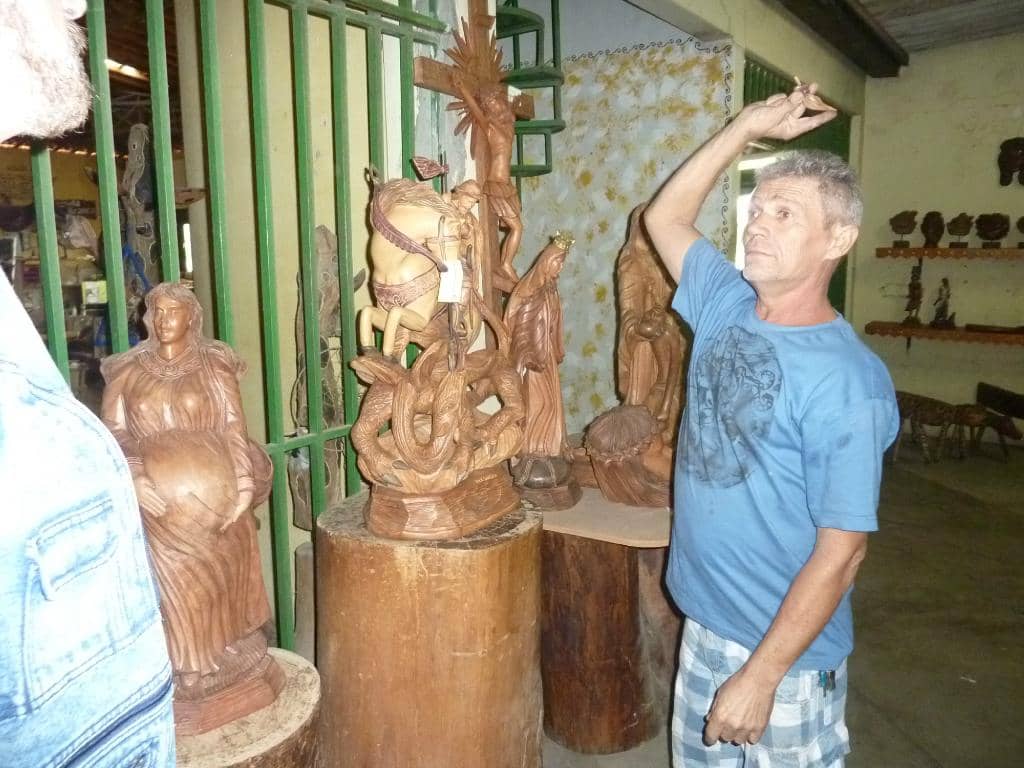 Regional Crafts & Souvenirs