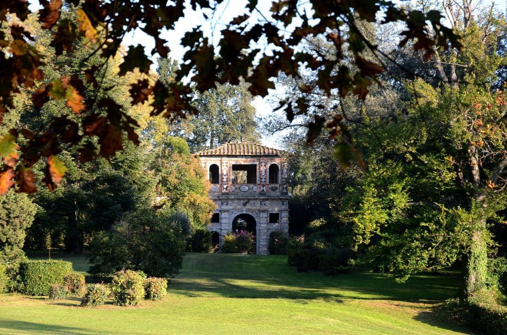Expansive Gardens