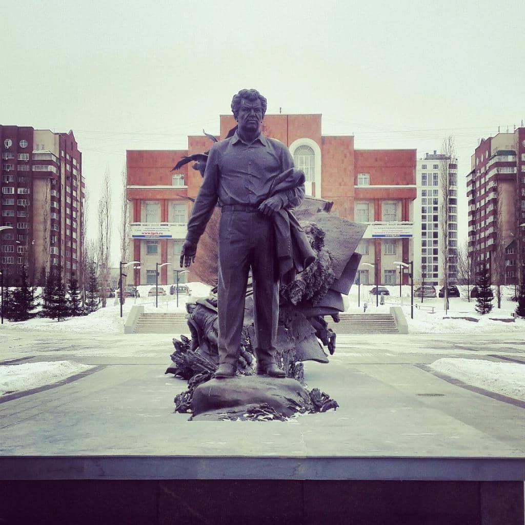 Symbolic Surroundings