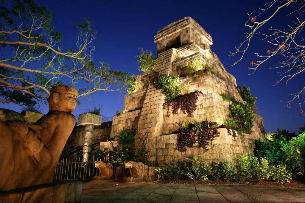 Sloth and Tamarin Habitat