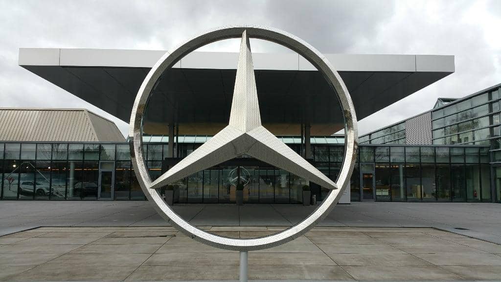 Upper-Class Vehicle Manufacturing