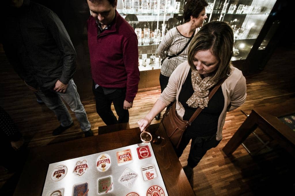 Knowledgeable Guides