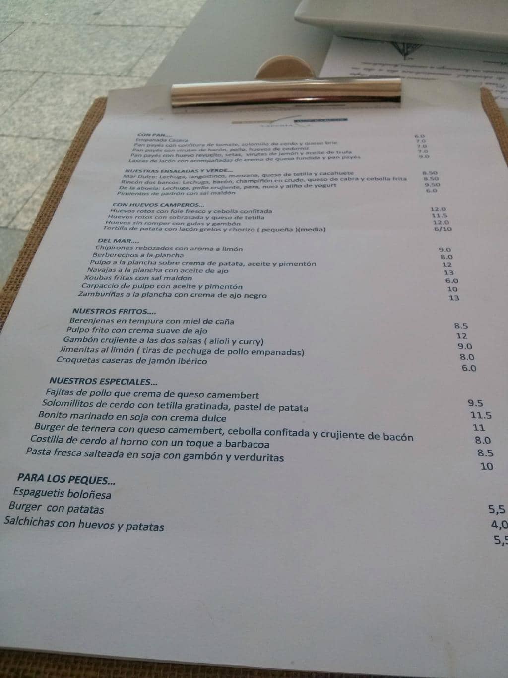 Vibrant Shopping & Dining Hub