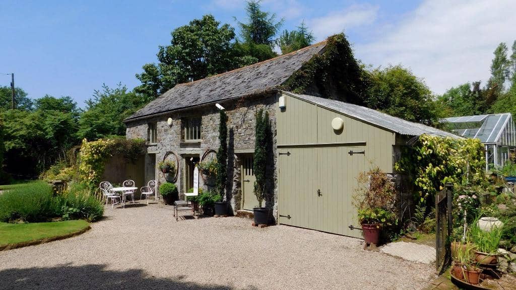 Homemade Cakes and Refreshments