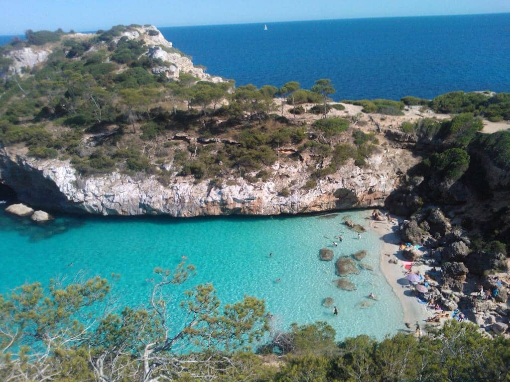 Natural Pool & Underwater Cave