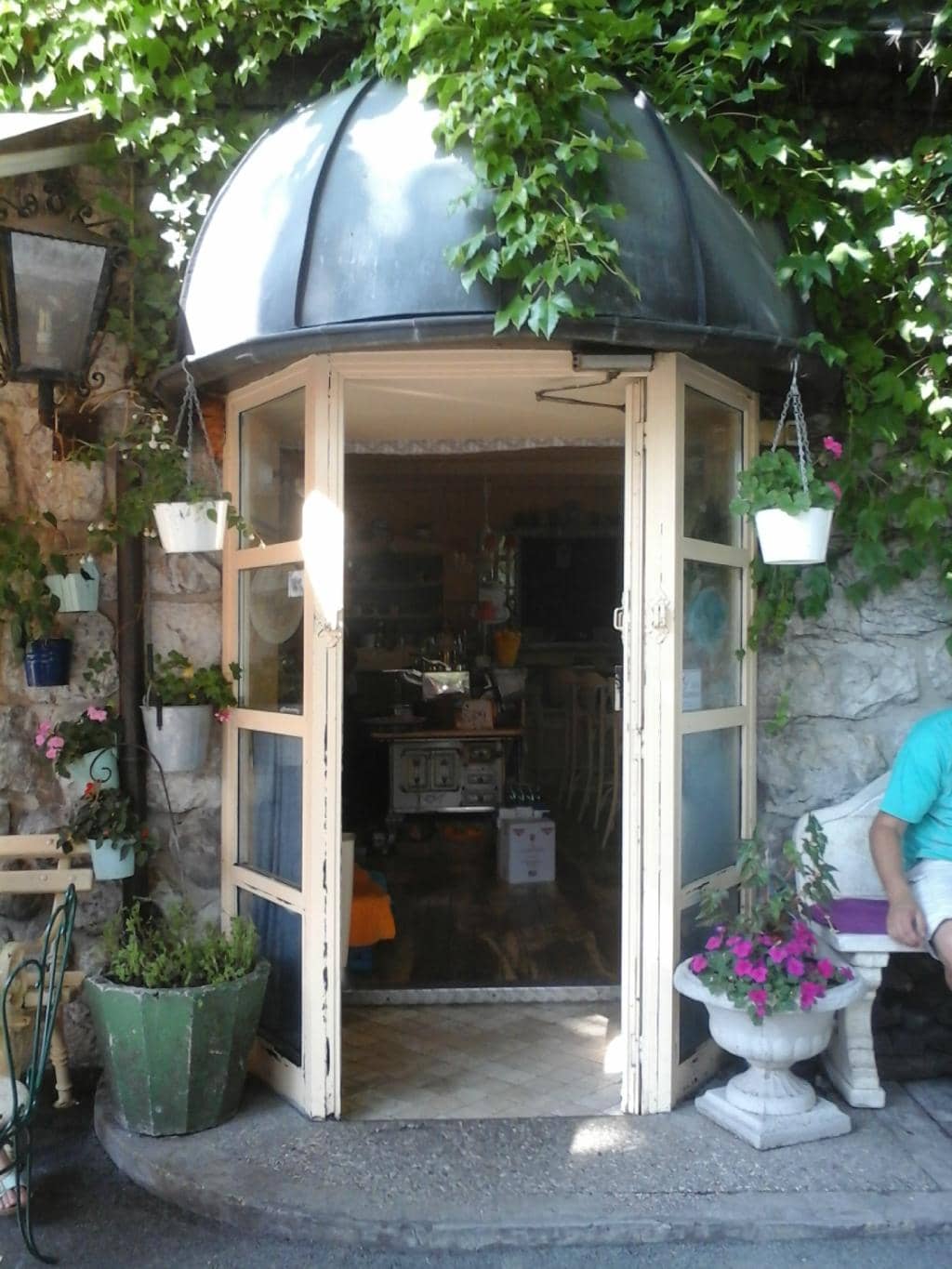 Fresh Produce & Large Portions