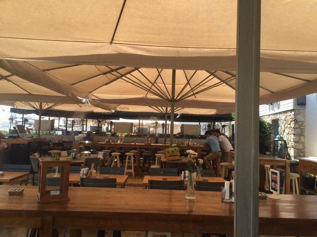 Delectable Seafood and Sushi