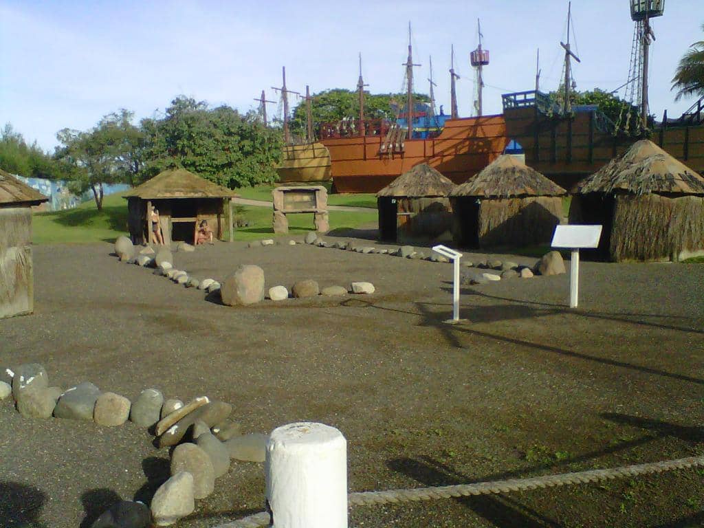 Pirate Cave & Aquarium