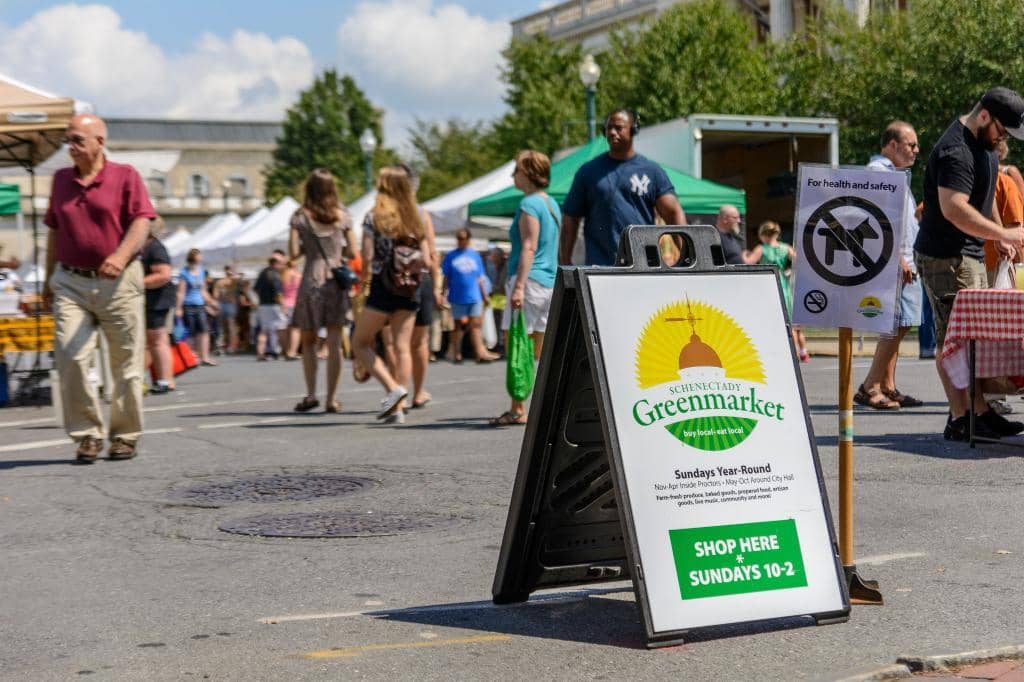 Live Music & Community