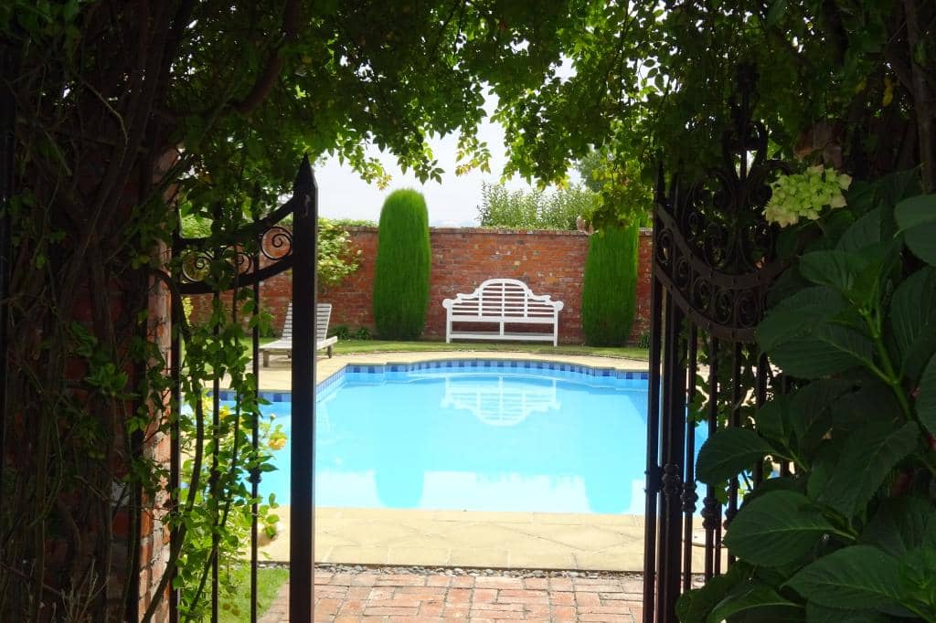 Charming Cottage Stay