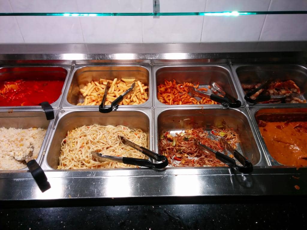 Serene Lakeside Picnics