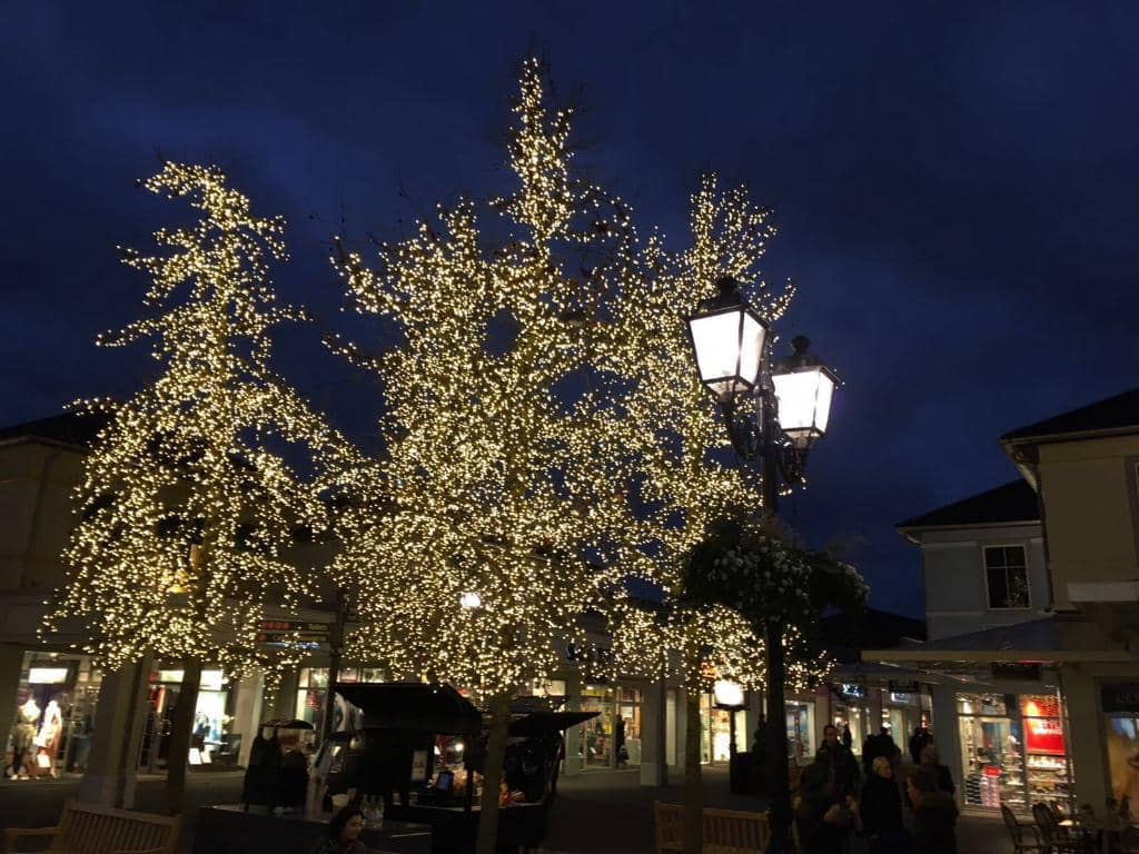 Waterfront Dining & Relaxation