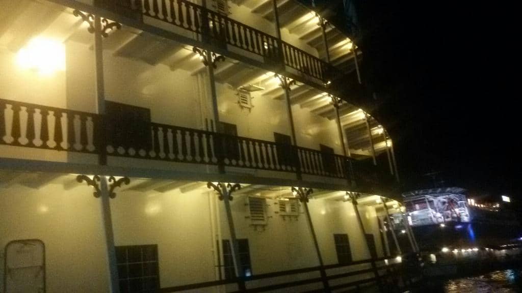 Buffet Dining Experience