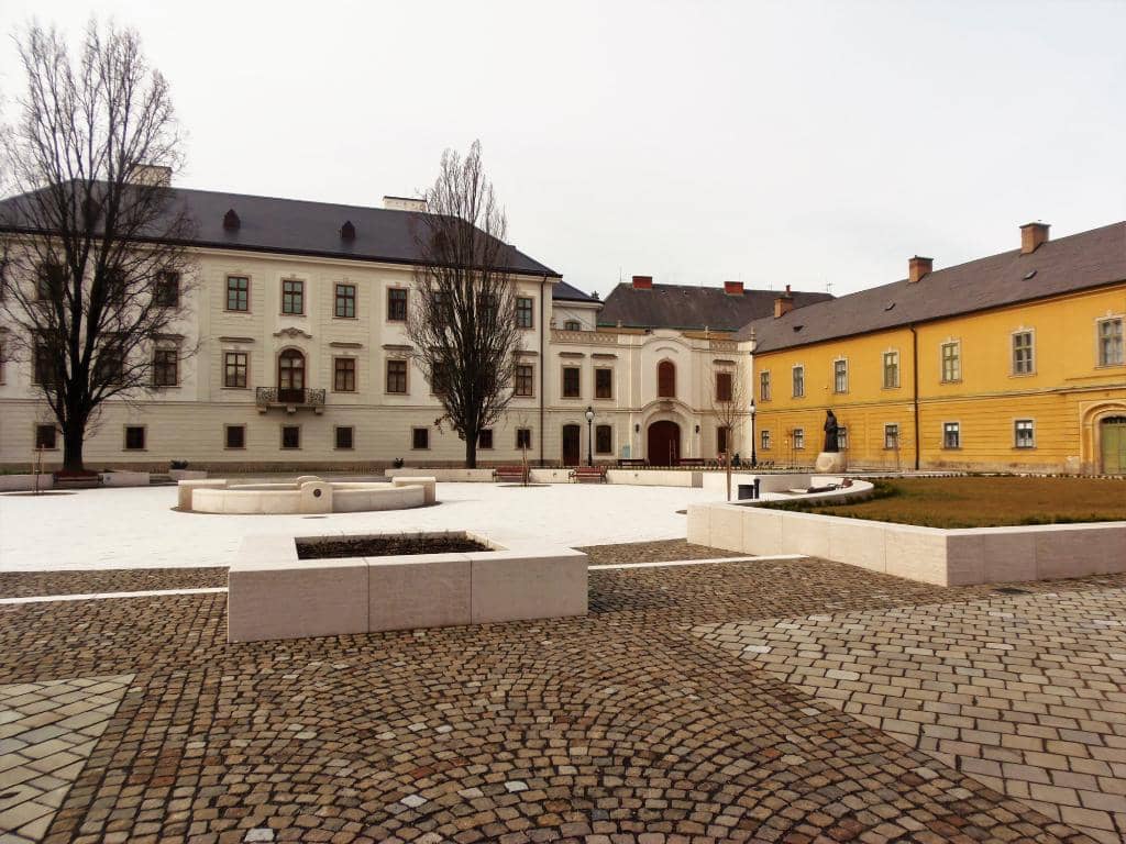 Central Fountain