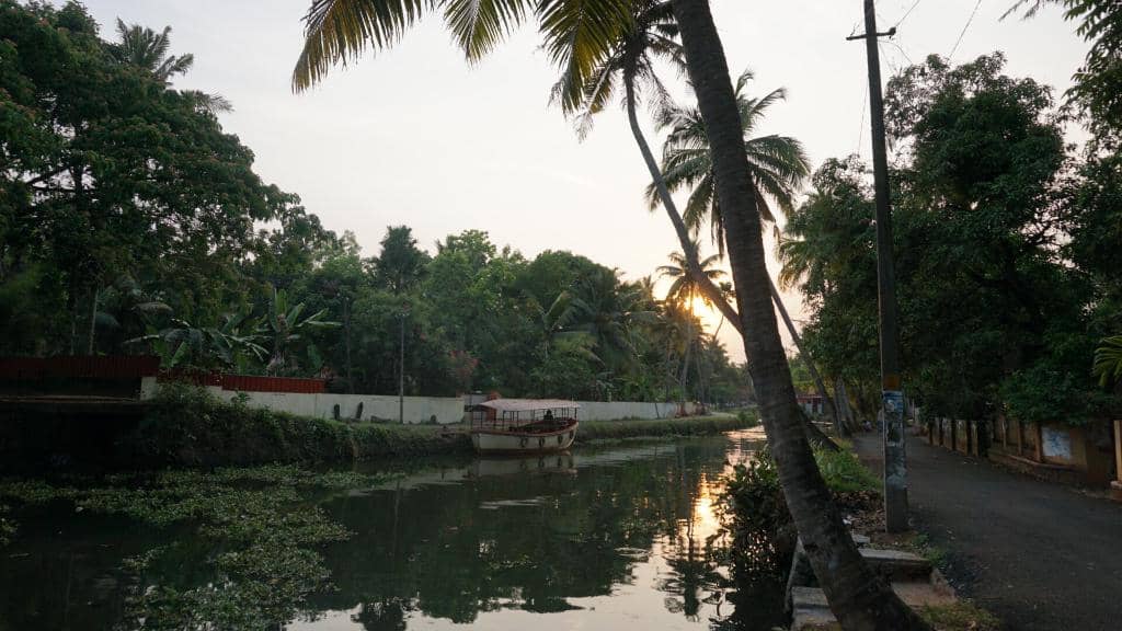 Houseboat Cruise