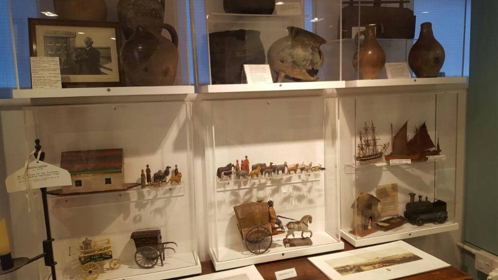 Automaton Displays