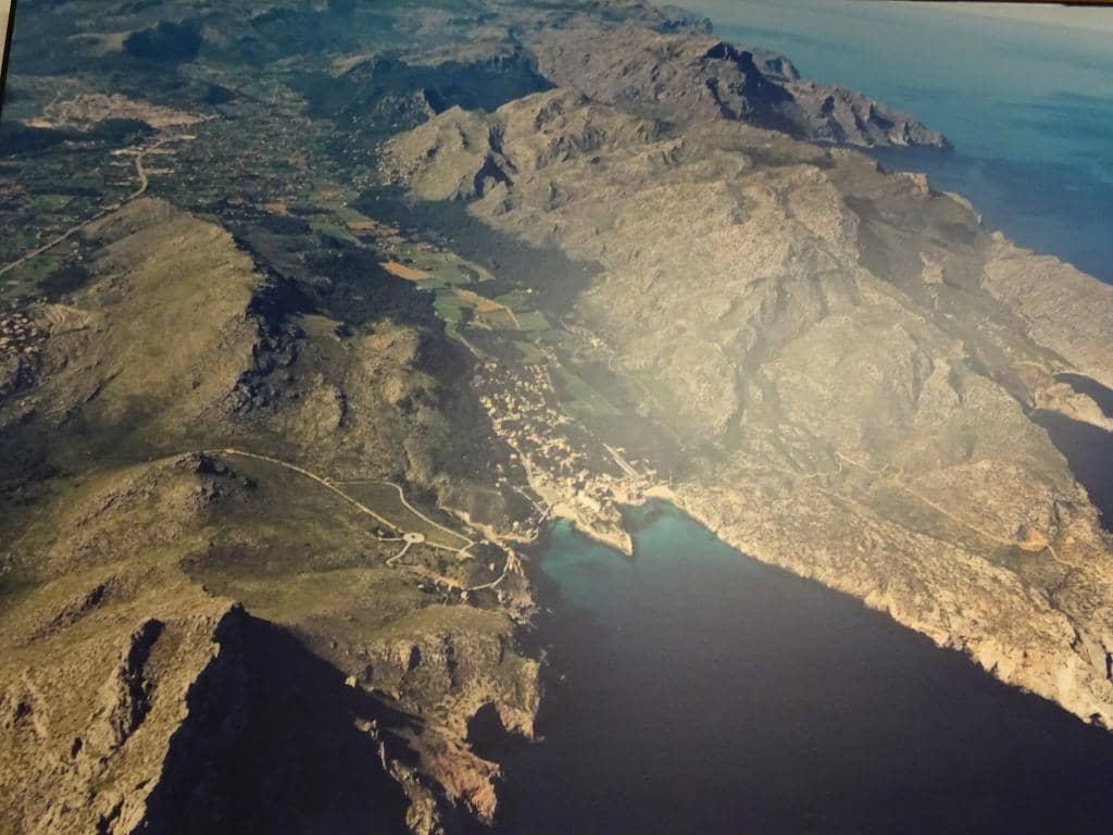 Rocky Cliffs & Natural Beauty