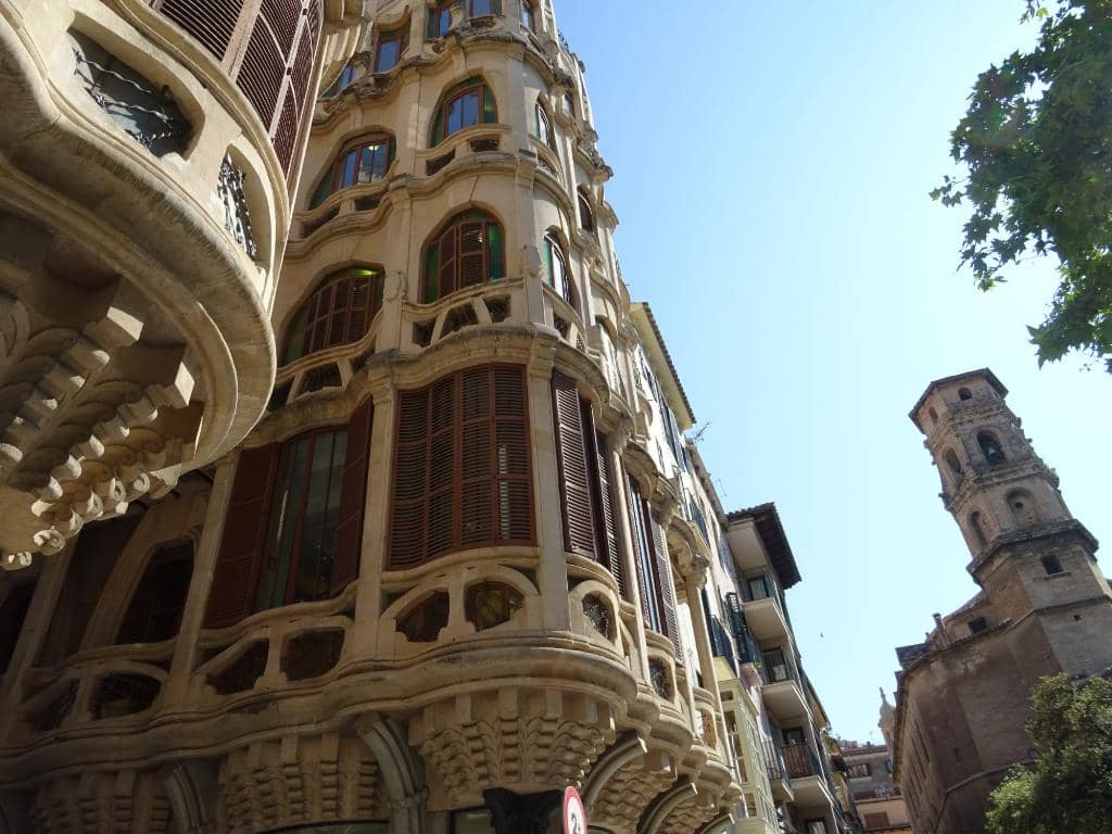 Wavy Balconies
