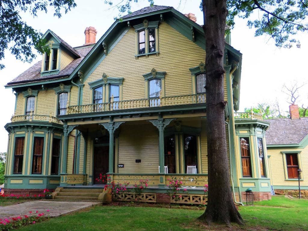 Passionate Tour Guides