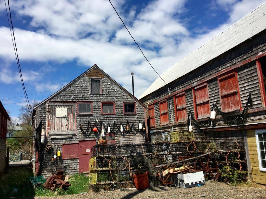 Hole-in-the-Wall Rock Arch