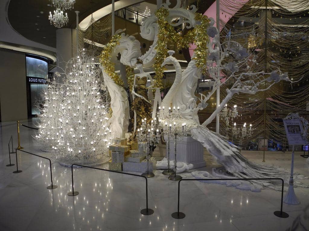 Heart Light & Snow Show