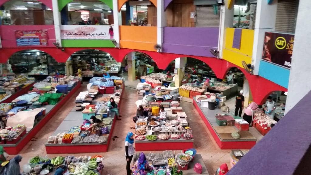 Local Spices and Handicrafts