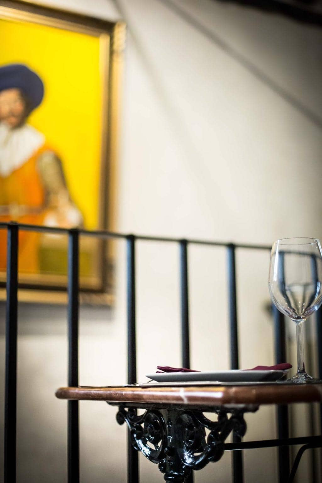 Art-Adorned Atmosphere