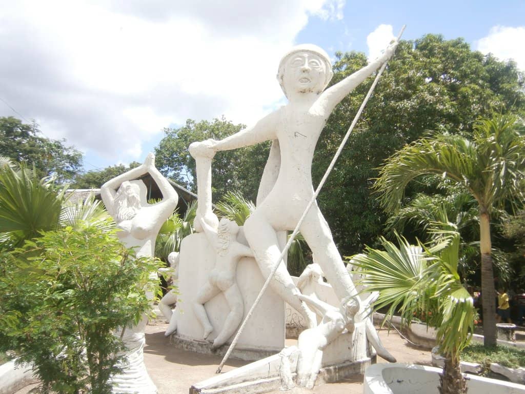 Cabeça de Cuia Monument