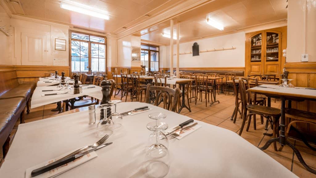 Charming Terrace Dining