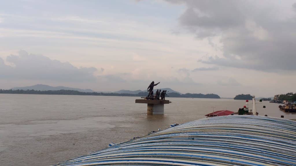 Live Music & Cultural Performances