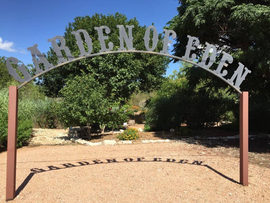 Serpentine Arch