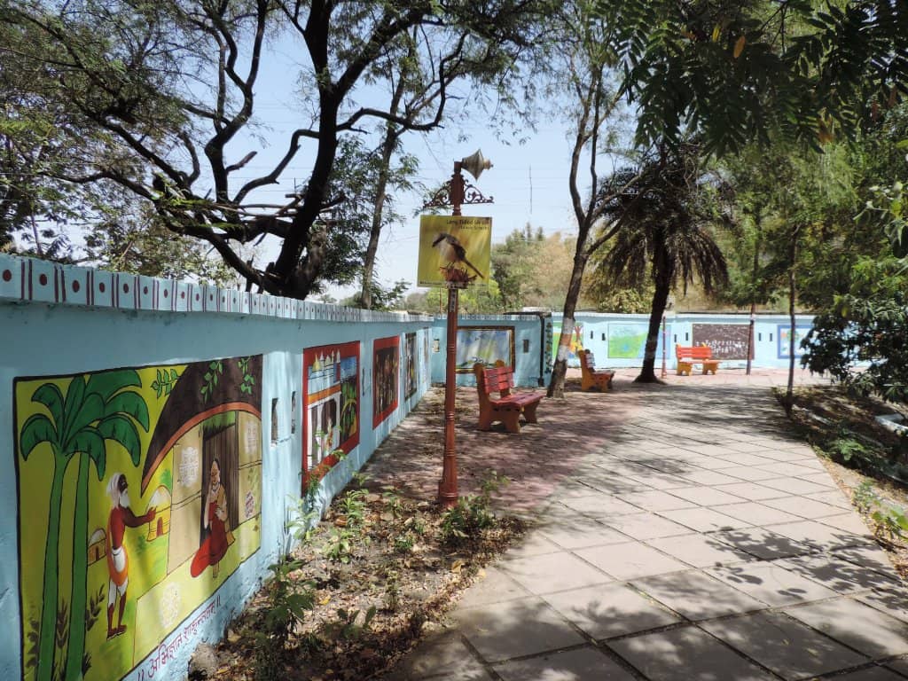 Live Statues of Kalidasa's Poetry