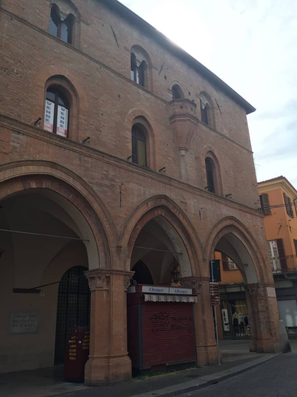 Piazza del Podestà Evening Buzz