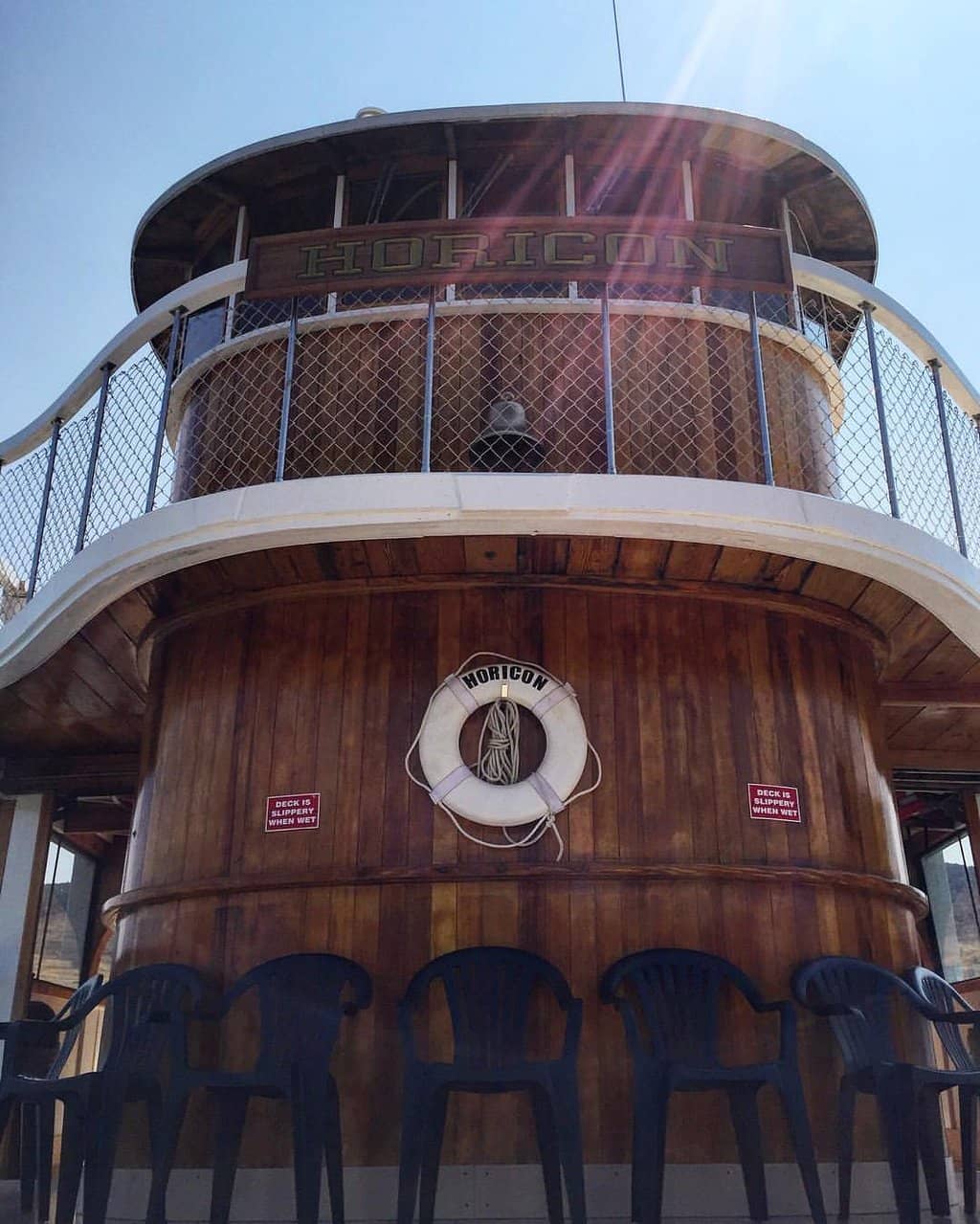 Informative Tour Guide