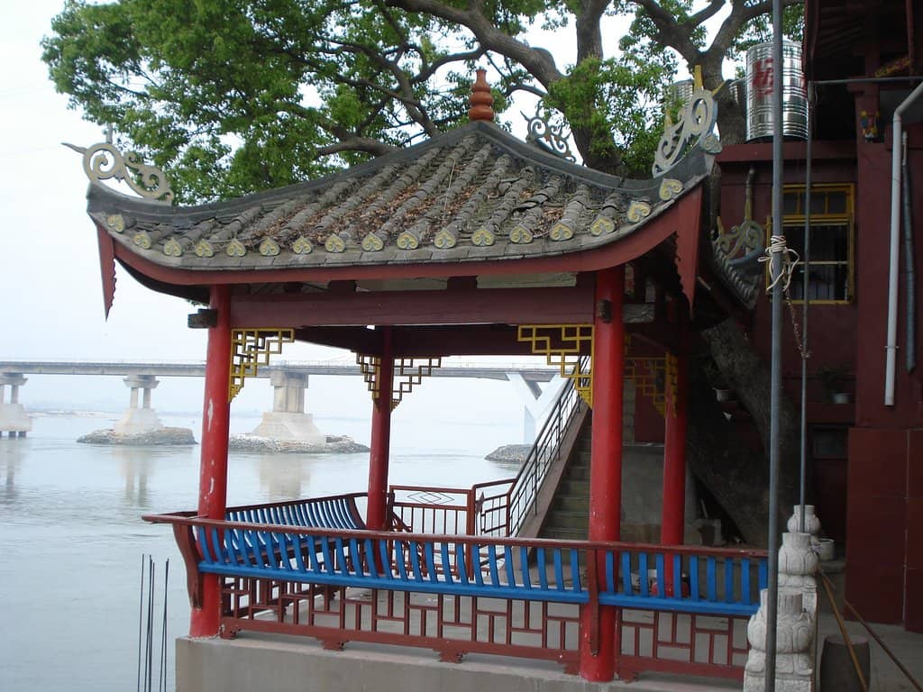 Hall of the White Dragon