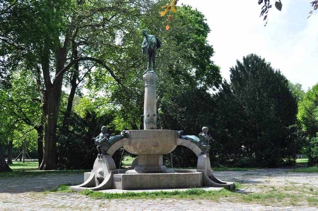 Lounge Chairs & Green Spaces